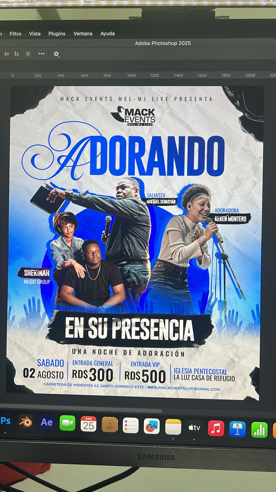 Adorando en su presencia